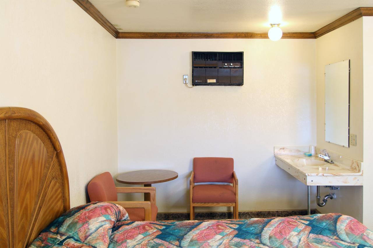 Country Inn Motel Dove Creek Eksteriør billede