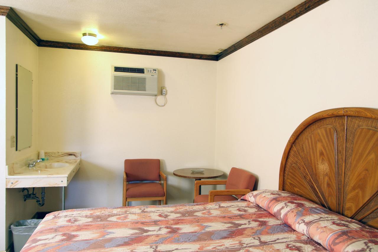 Country Inn Motel Dove Creek Eksteriør billede